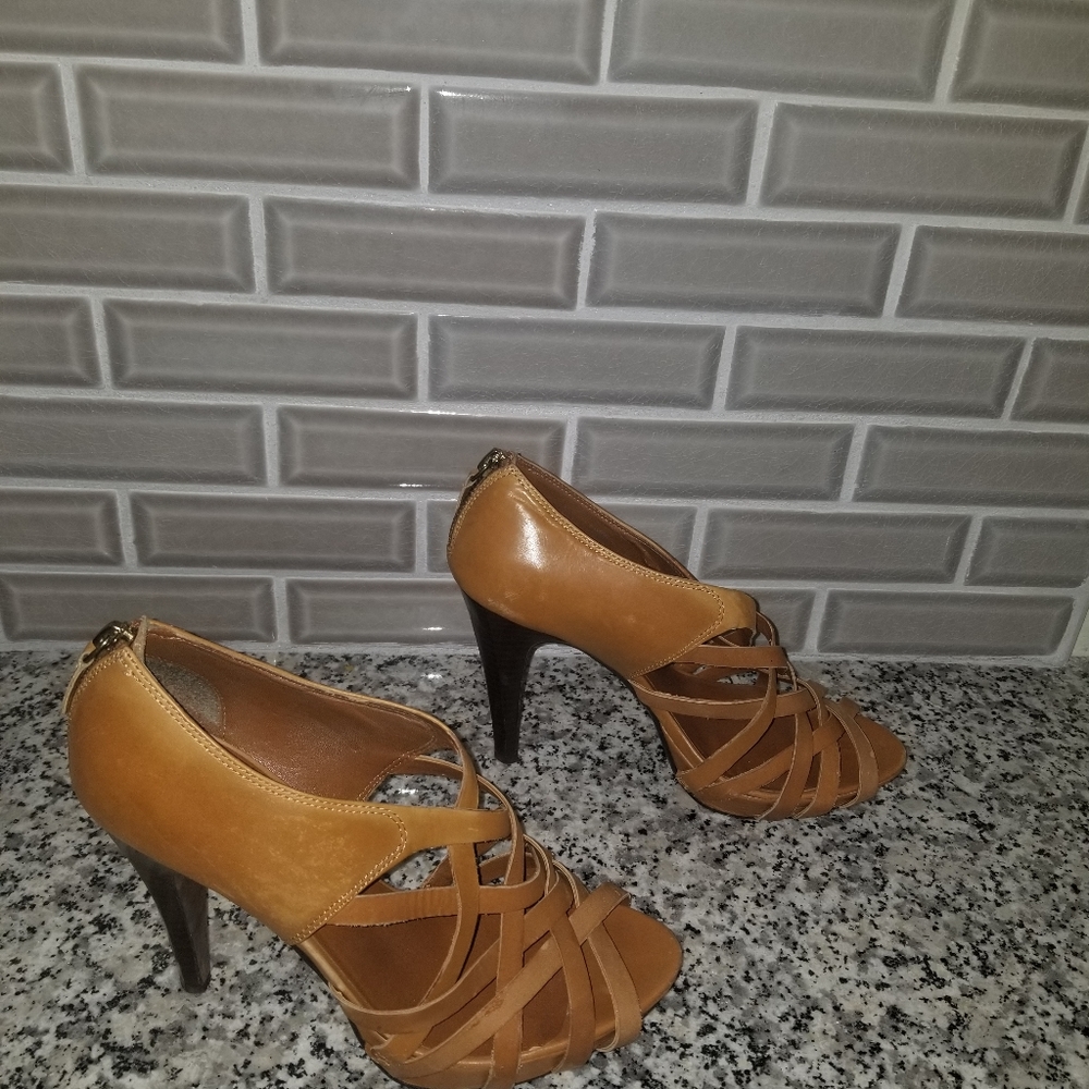 Women's shoes